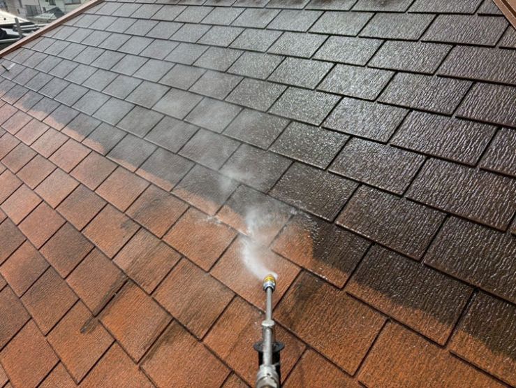 屋根塗装工事中 屋根塗装工事中