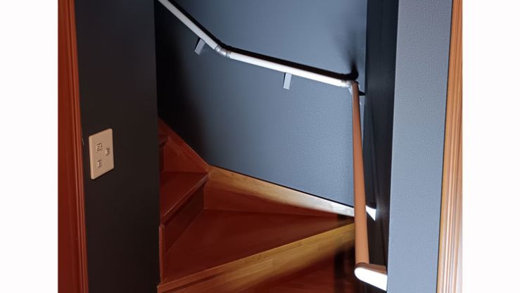 室内階段の手すり取り付け工事 施工後 室内階段の手すり取り付け工事 施工後