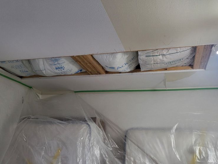 自宅の防音工事 その3 寝室1 工事中 自宅の防音工事 その3 寝室1 工事中