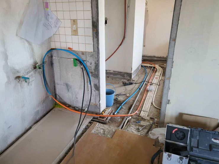 アイランドキッチン工事中　２