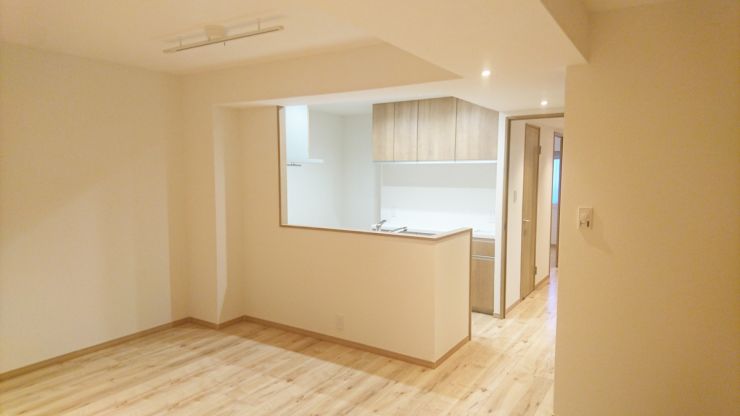 マンションリノベーションで和室をなくし、リビングからキッチンまで視線が抜ける広々としたLDK